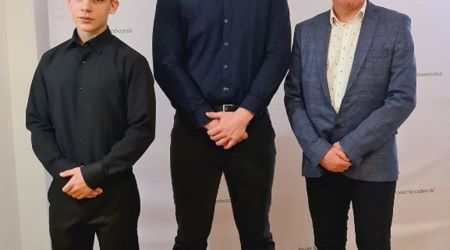 Nagrody sportowe Powiatu Nowodworskiego wręczone. (41)