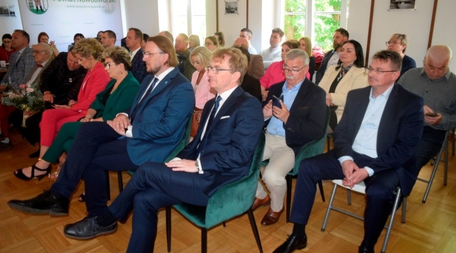 slubowanie wybory starosty powiat nowodworski028