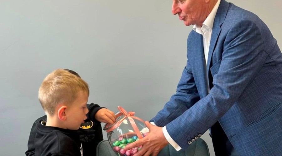 Nowy Dwór Gd. Przedszkolaki z Bajkowej Akademii odwiedziły Urząd Miejski (1)