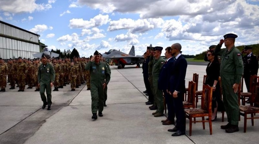 UROCZYSTOŚĆ POŻEGNANIA WŁOSKICH SIŁ POWIETRZNYCH W 22 BAZIE LOTNICTWA TAKTYCZNEGO (3)