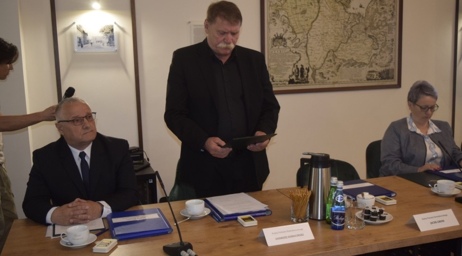 I SESJA rADY powiatu (22)