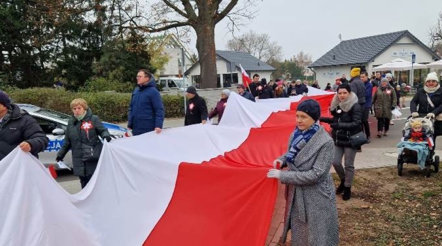 Mieszkańcy Gminy Sztutowo uczcili Święto Niepodległości  (12)