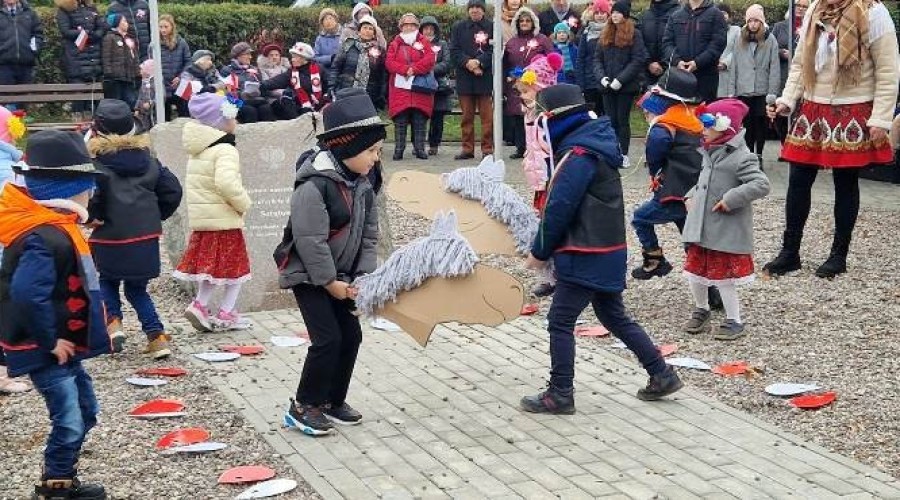 Mieszkańcy Gminy Sztutowo uczcili Święto Niepodległości  (21)