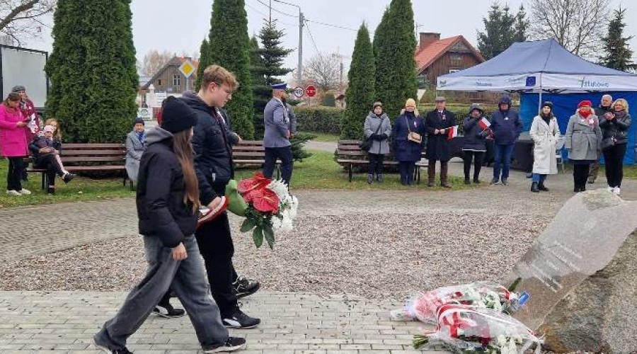 Mieszkańcy Gminy Sztutowo uczcili Święto Niepodległości  (4)