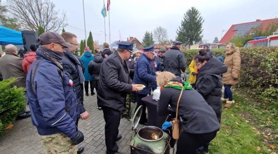 Mieszkańcy Gminy Sztutowo uczcili Święto Niepodległości  (5)