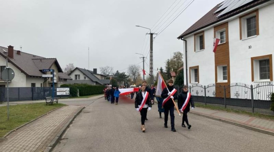Mieszkańcy Gminy Sztutowo uczcili Święto Niepodległości  (7)