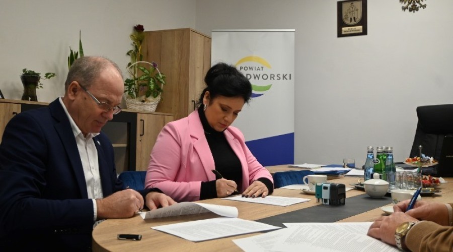 Rusza budowa chodnika w miejscowości Tujsk (1)