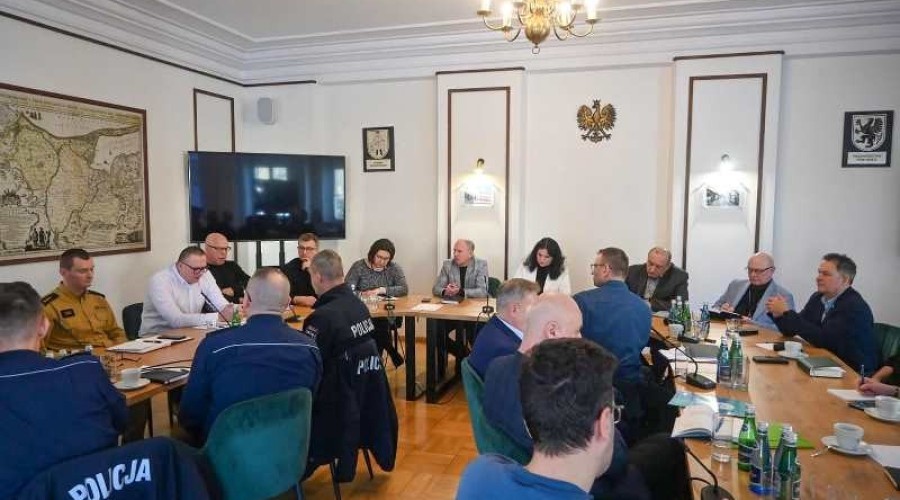 POSIEDZENIE CENTRUM ZARZADZANIA KRYZYSOWEGO (1)