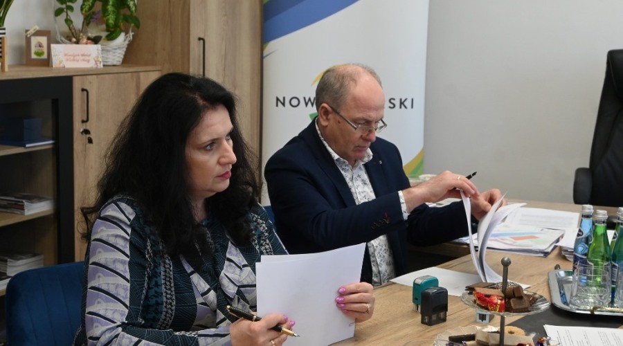 Nowa linia autobusowa w powiecie nowodworskim – podpisano umowę na transport publiczny (5)