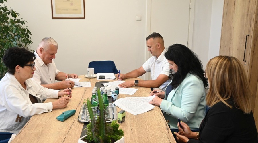 nowe miejsca parkingowe w Jantarze  (2)