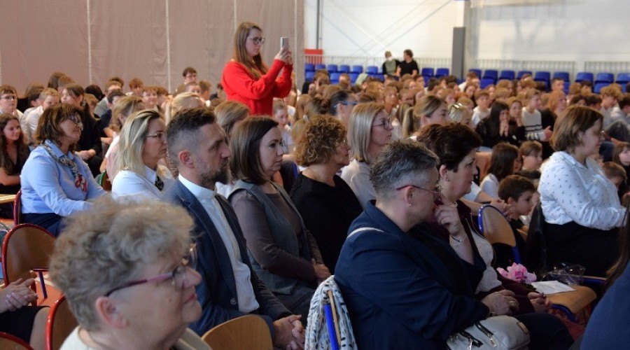 gratulacje dla nauczycieli z okazji Dnia Edukacji Narodowej  (13)