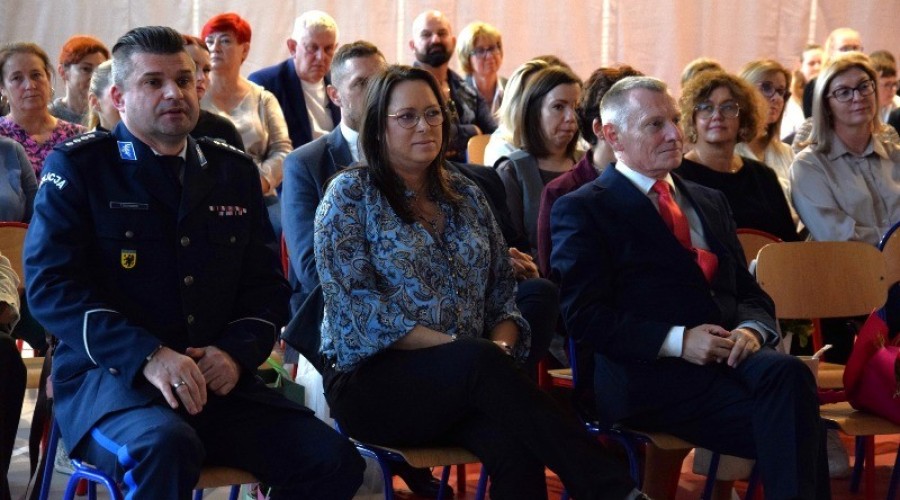 gratulacje dla nauczycieli z okazji Dnia Edukacji Narodowej  (5)