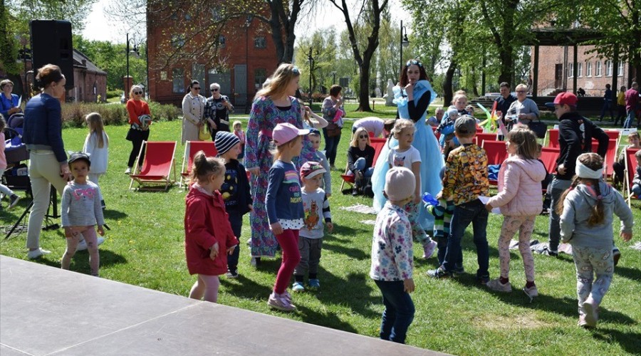 Nowy Dwór Gd. Art Majówka przed Żuławskim Ośrodkiem Kultury  (16)