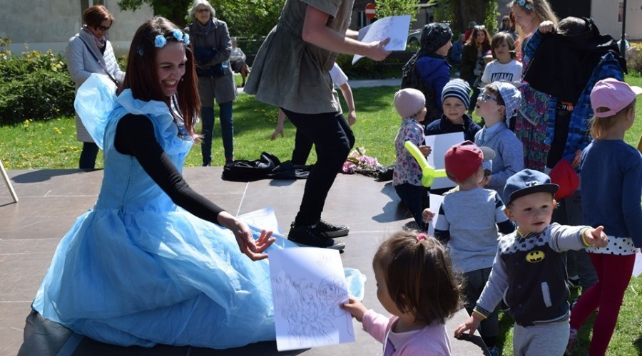 Nowy Dwór Gd. Art Majówka przed Żuławskim Ośrodkiem Kultury  (20)