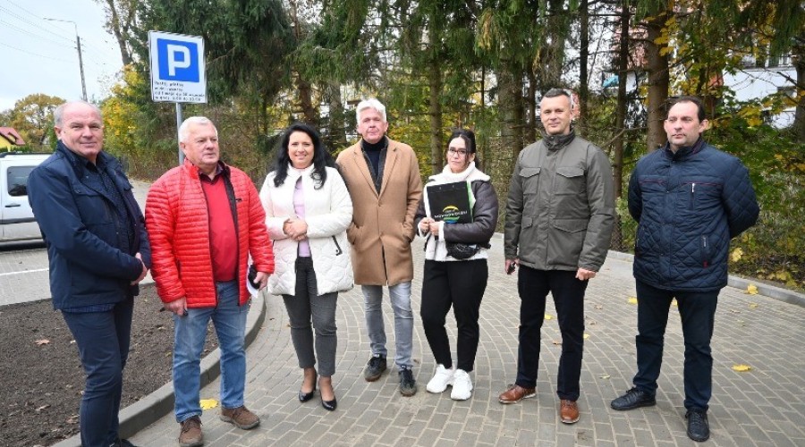 Nowe zatoki parkingowe w Jantarze (1)