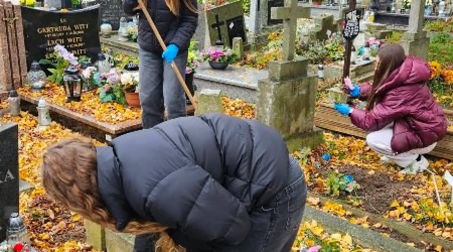 sprzatanie cmentarzy (18)