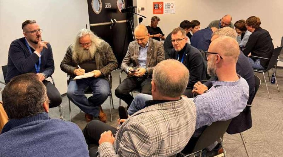 586018756_122147866610864961_1620946174836263255_n