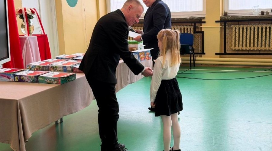 XVIII Konkurs z okazji Dnia Flagi RP w Szkole Podstawowej nr 1 w Nowym Dworze Gdańskim (15)