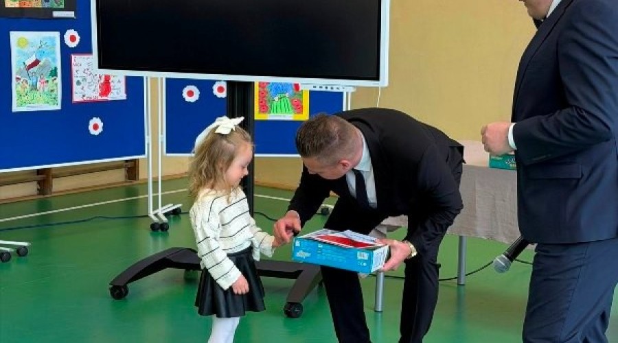 XVIII Konkurs z okazji Dnia Flagi RP w Szkole Podstawowej nr 1 w Nowym Dworze Gdańskim (19)