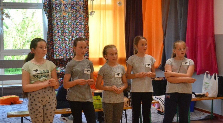 Sztutowo. Uczniowie z Pozezdrza z wizytą (1)