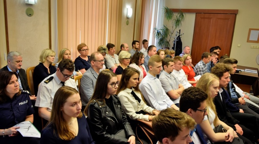 sesja rady powiatu nowodworskiego07