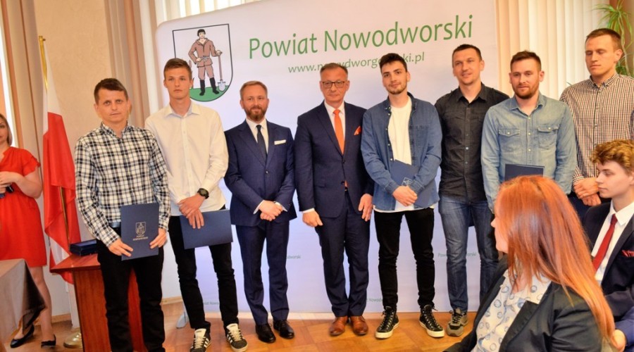 sesja rady powiatu nowodworskiego26