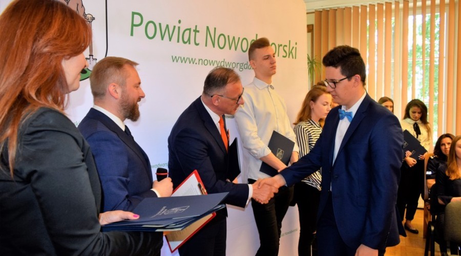 sesja rady powiatu nowodworskiego40