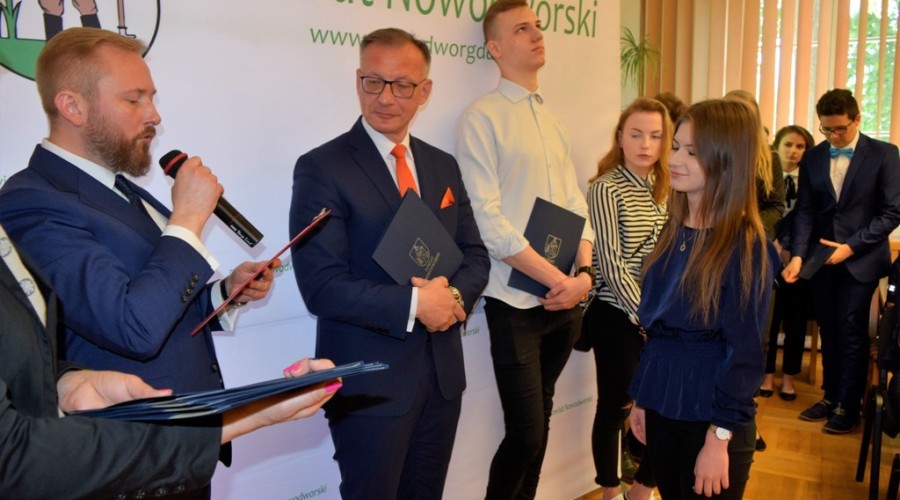 sesja rady powiatu nowodworskiego42