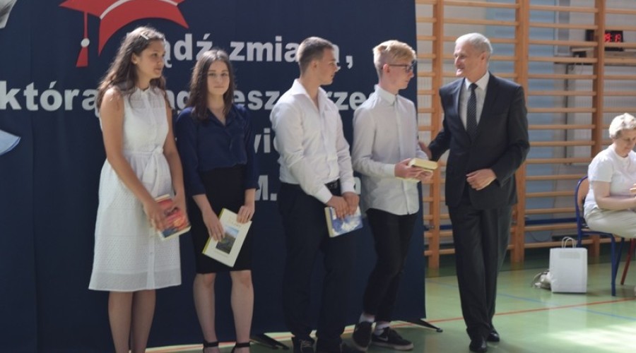 Zakończenie roku szkolnego zespół szkół nr 1 ndg (1)