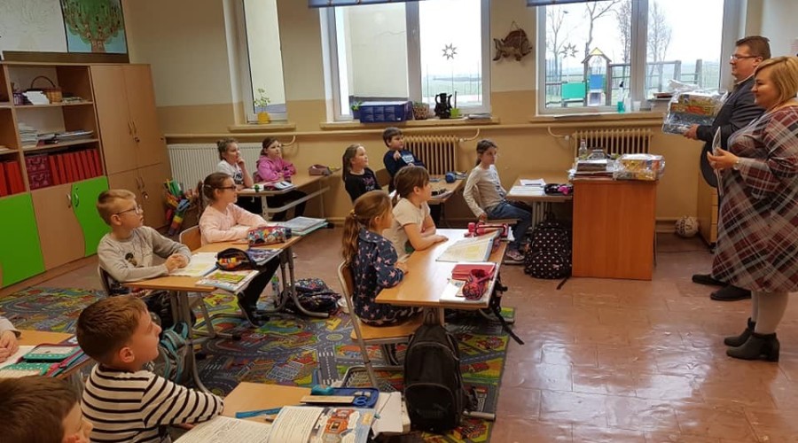 50217149_988627681336394_8407979552340443136_n