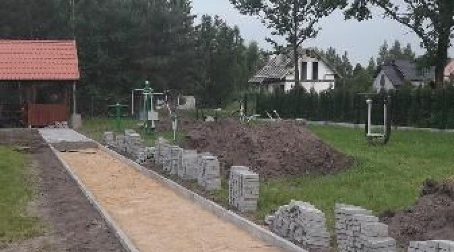 Budowa chodnika w Przemysławiu  (2)