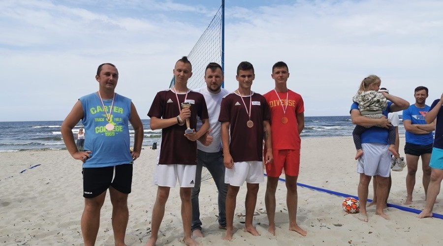 Gmina Sztutowo. Po wczorajszych rozgrywkach na plaży puchar pozostał w Sztutowie (2)