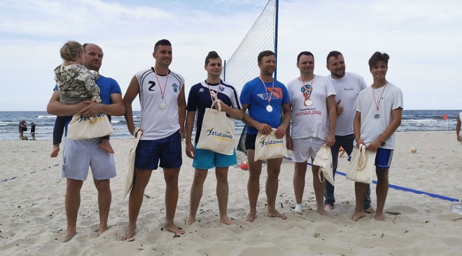 Gmina Sztutowo. Po wczorajszych rozgrywkach na plaży puchar pozostał w Sztutowie (3)