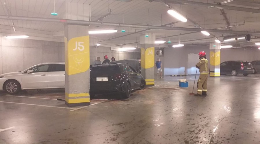 mercedes parking podziemny 1