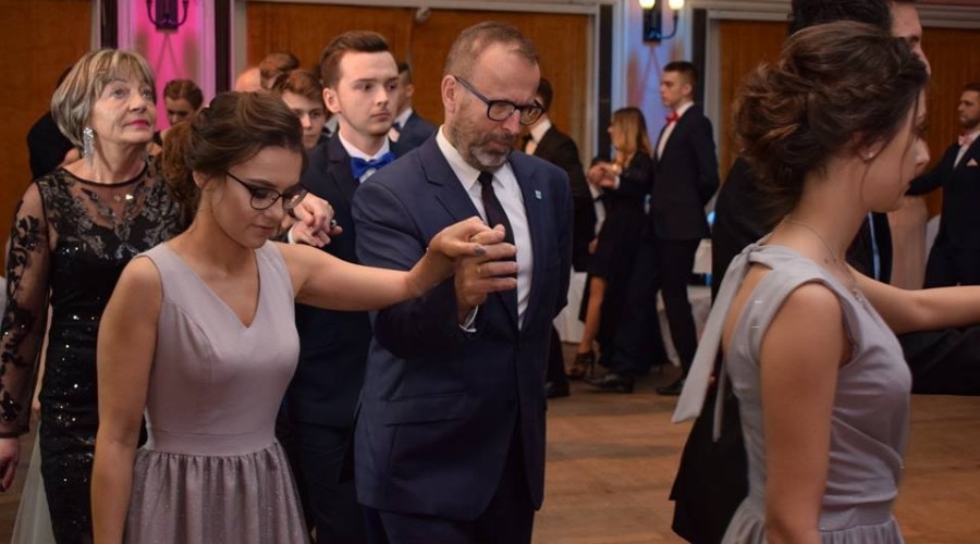 studniówka liceum 2019 r (19)