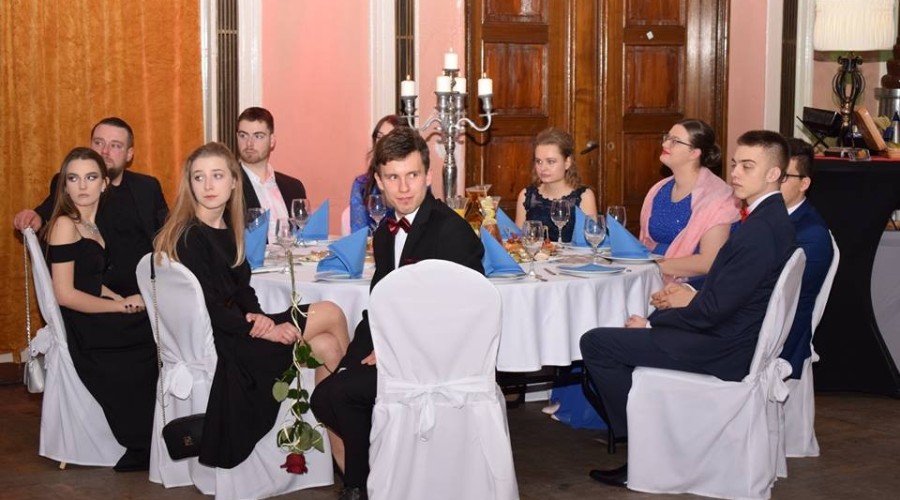 studniówka liceum 2019 r (30)