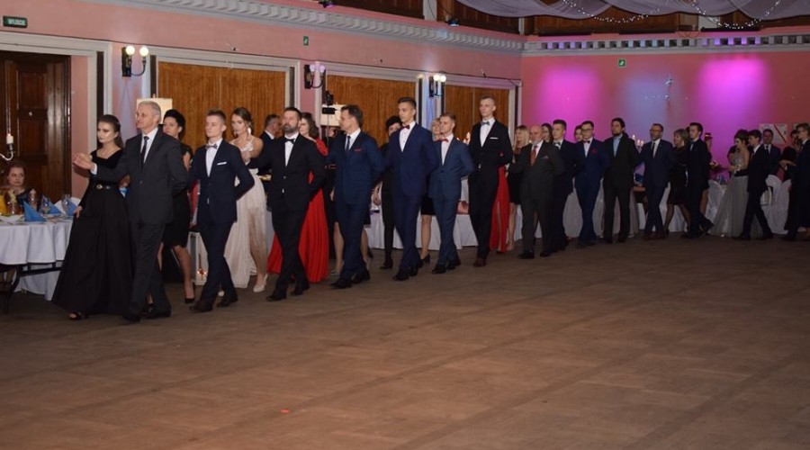 studniówka liceum 2019 r (35)