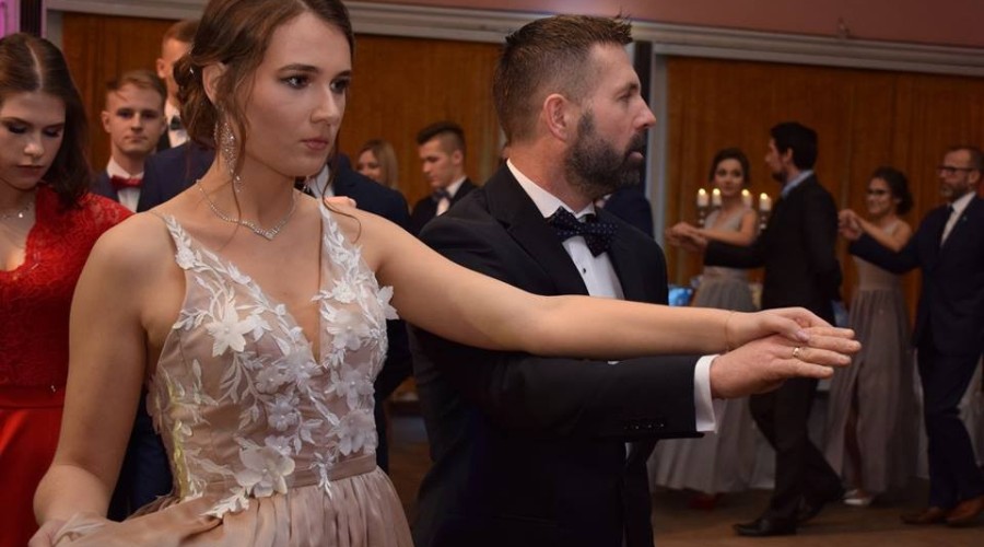 studniówka liceum 2019 r (36)