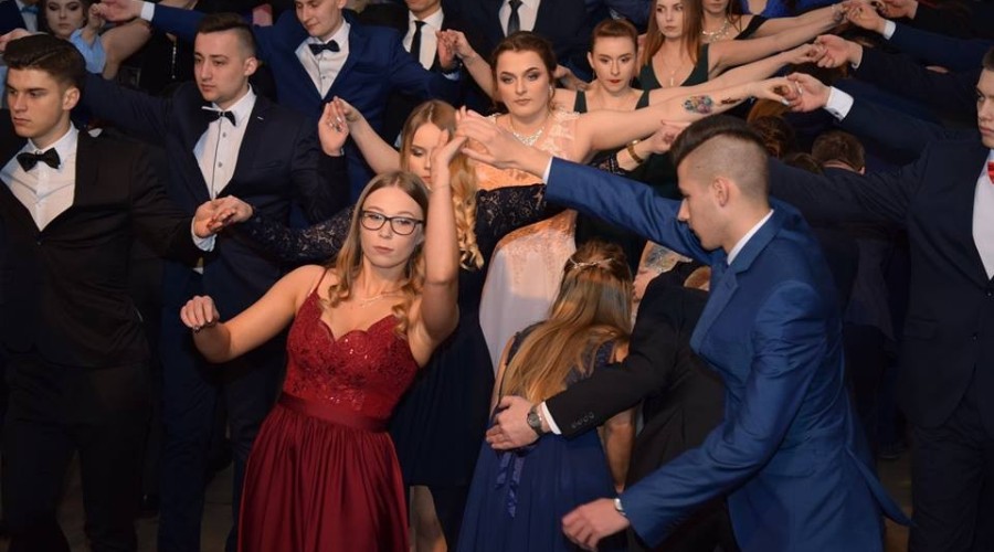 studniówka liceum 2019 r (40)