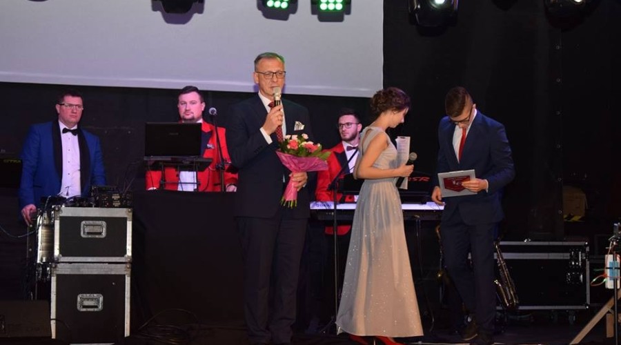 studniówka liceum 2019 r (44)