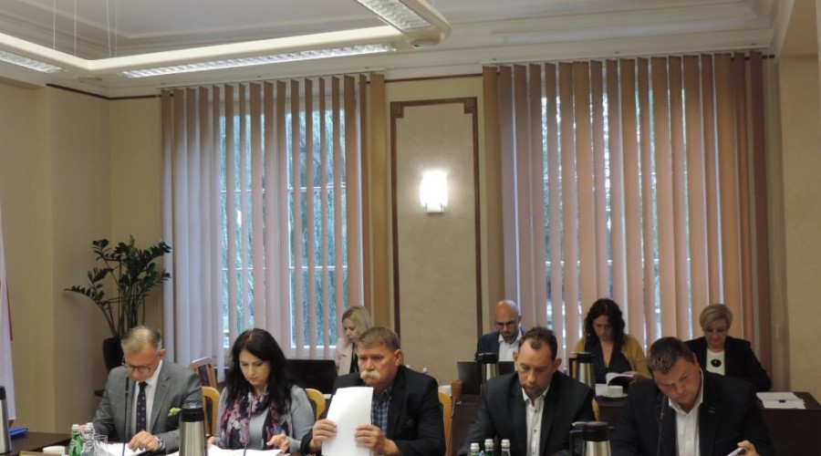 sesja rady powiatu (1)