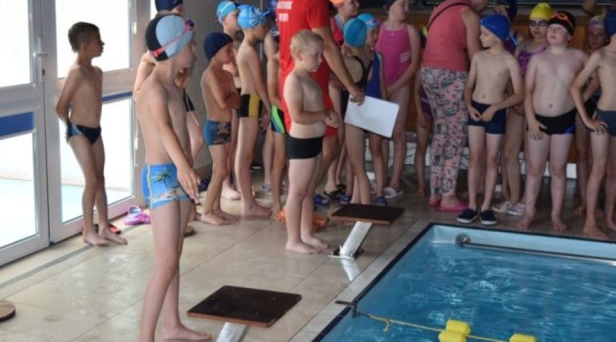 Międzyszkolne zawody pływackie stegna (4)