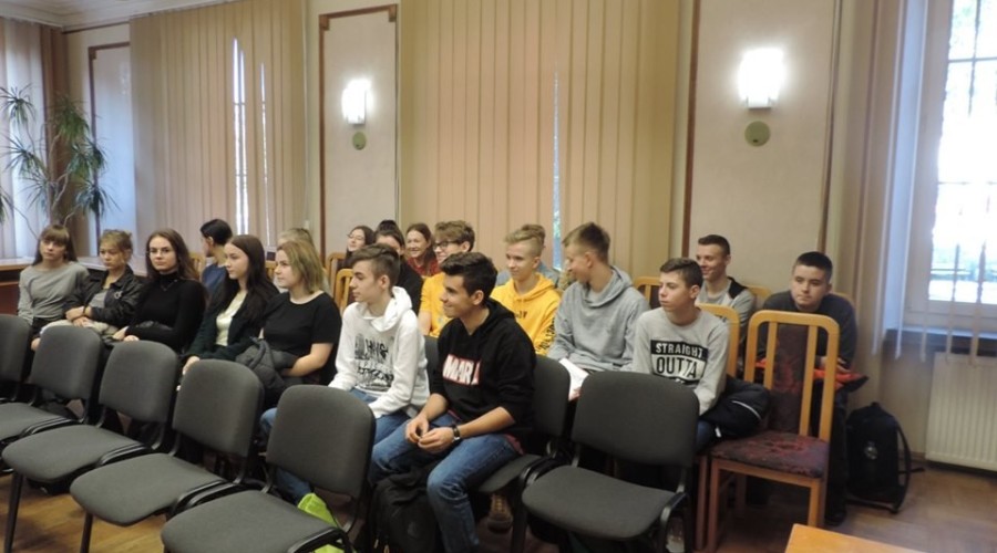 licealiści w starostwie (6)