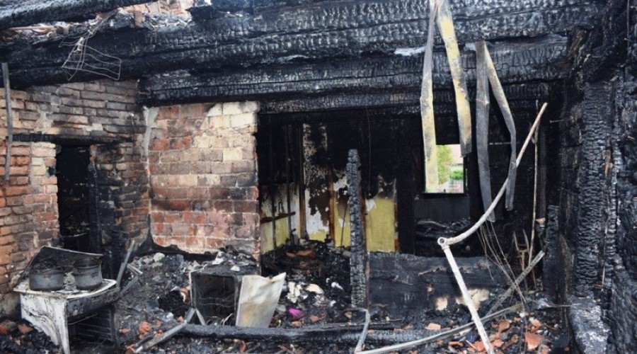 Izbiska-dom-po-pożarze-19
