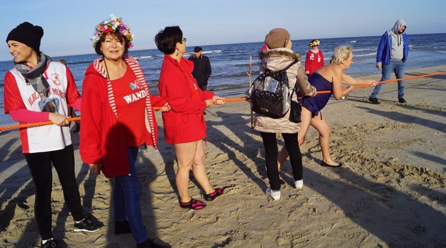 V kąpiel morsów w Kątach Rybackich. Sportowy weekend w Gminie Sztutowo (23)