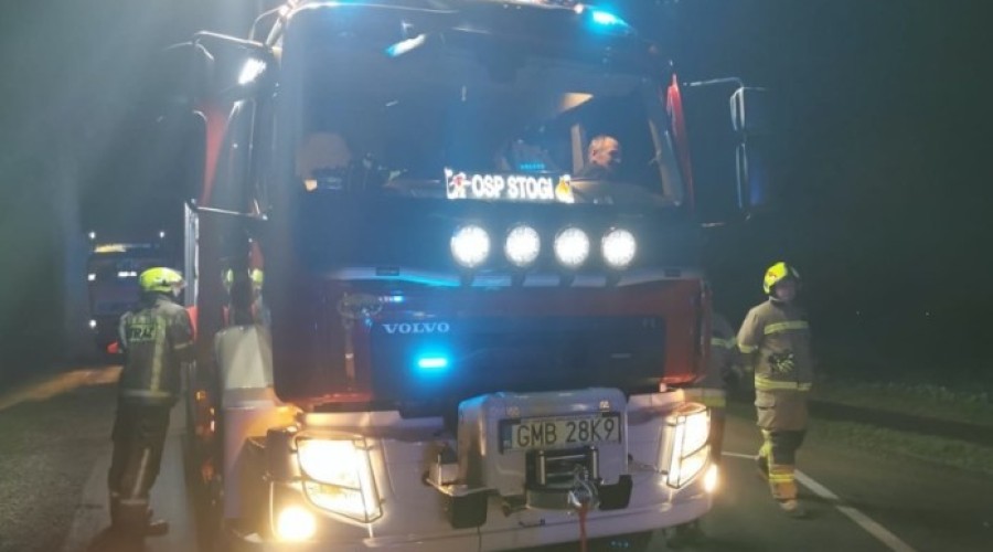  karambol z udziałem czterech samochodów  na drodze j nr 55  (2)