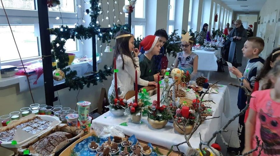 Stegna. Jasełka i kiermasz bożonarodzeniowy (2)