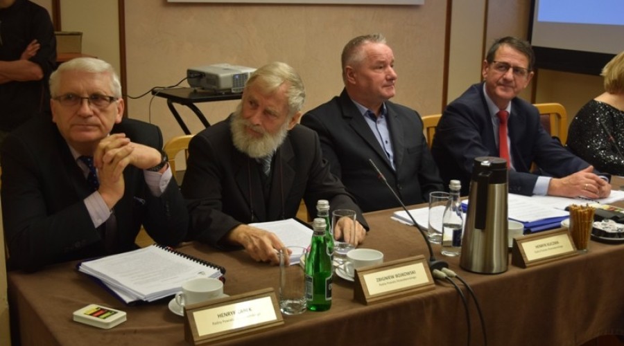 sesja powiat wyróznienia0104