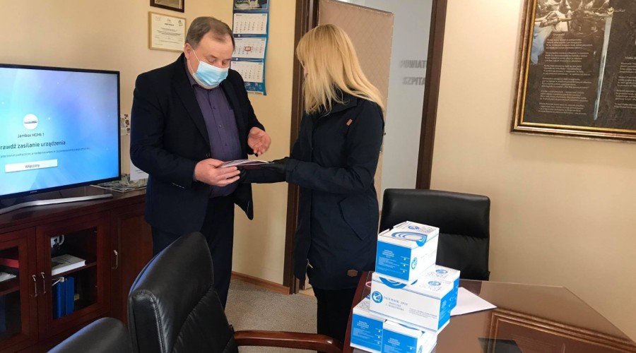 optylux przekazał maseczki i vouchery dla szpitala (3)