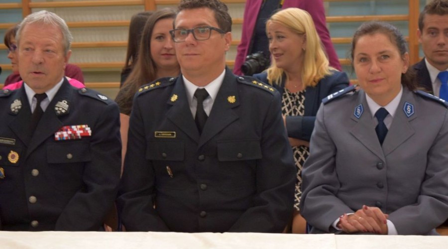 INAUGURACJA ROKU SZKOLNEGO W ZESPOLE SZKÓŁ NR 1    (4)